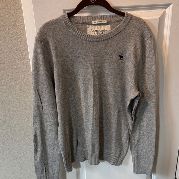 Abercrombie & Fitch Other - Abercrombie & Fitch Classic Gray Crewneck Sweater size S